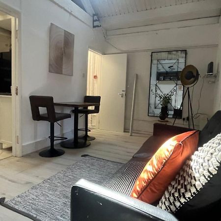 Nifty 2 Bedroom Flat In Goswell Rd Londra Exterior foto